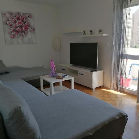 Apartman Petra Pula Buitenkant foto