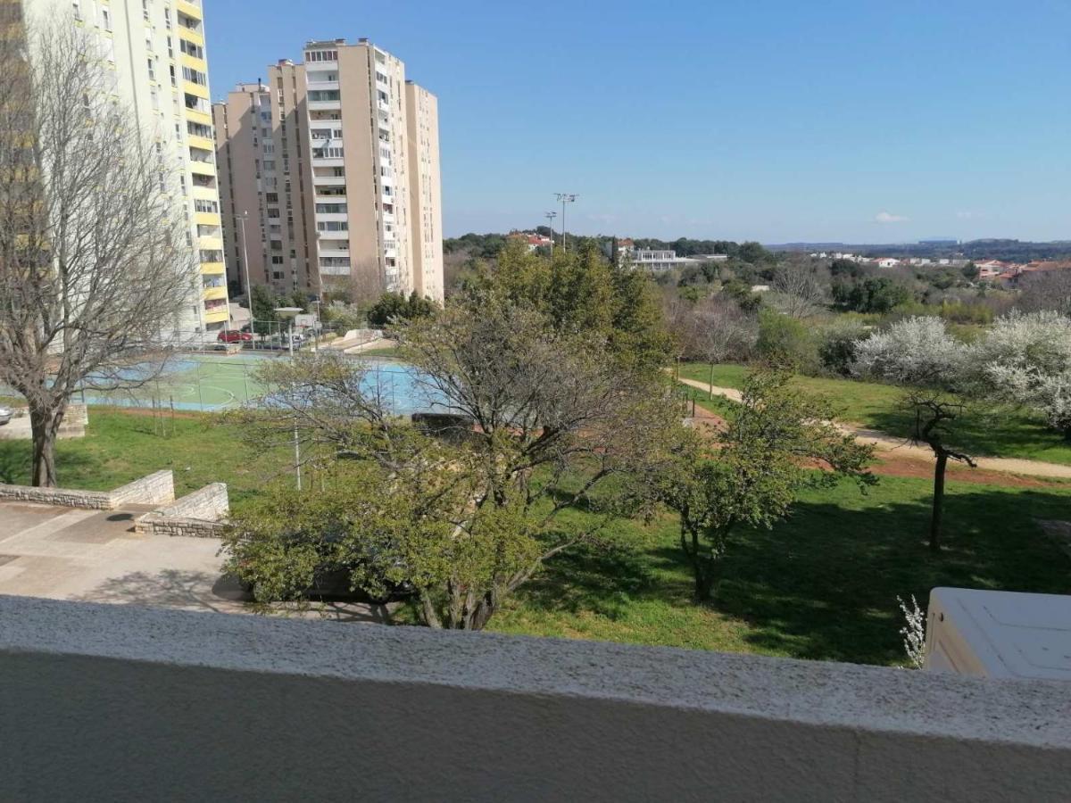 Apartman Petra Pula Buitenkant foto