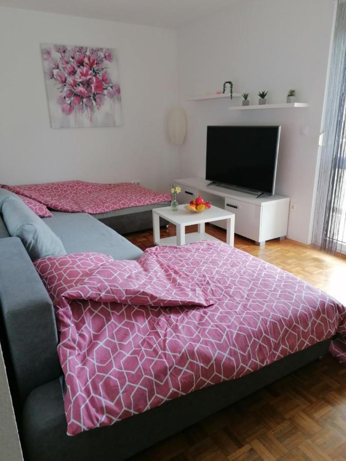 Apartman Petra Pula Buitenkant foto